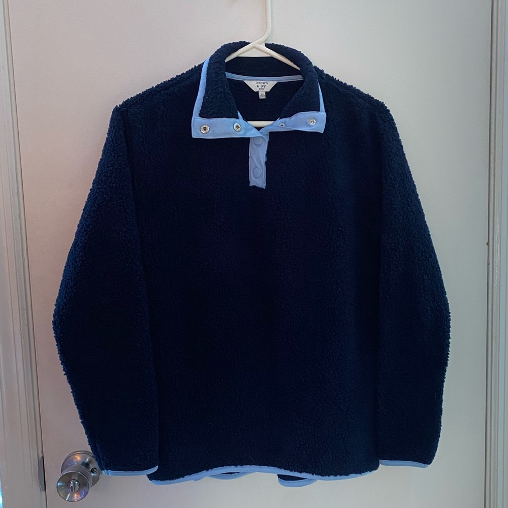 Crown & Ivy pull over